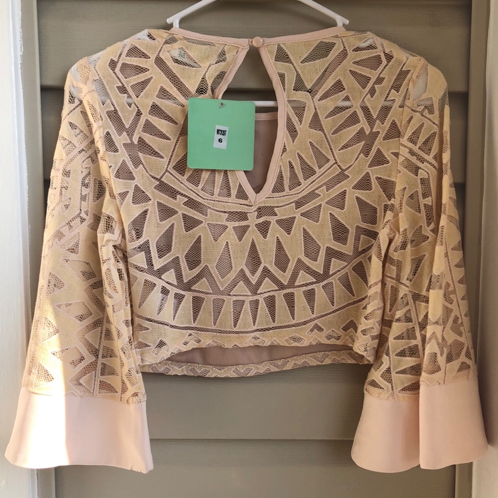Geometric Lace Crop Top - Picture 2 of 6